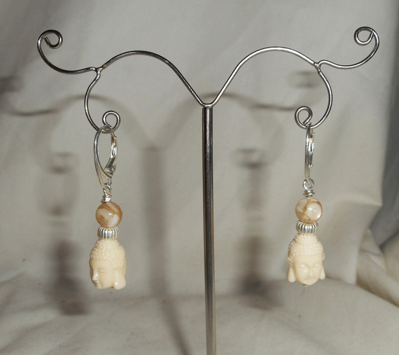 Boucles d'oreilles bouddha en gorgone et nacre  sur dormeuses en argent 925