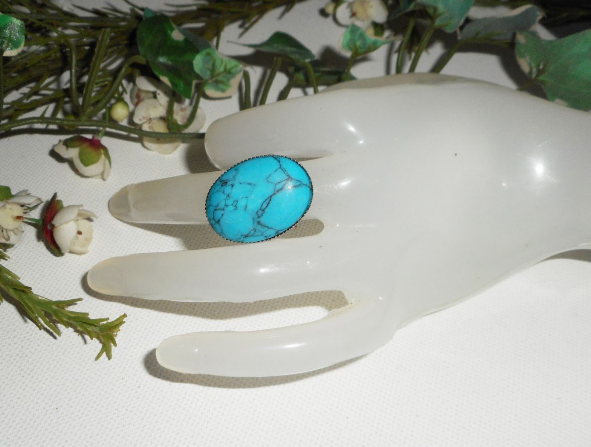 Cabochon ring med oval turquenit sten