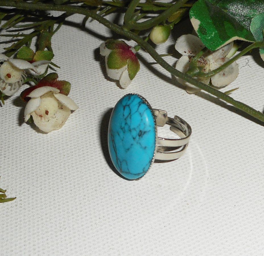 Cabochon ring med oval turquenit sten