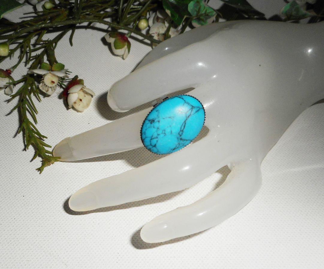 Cabochon ring med oval turquenit sten