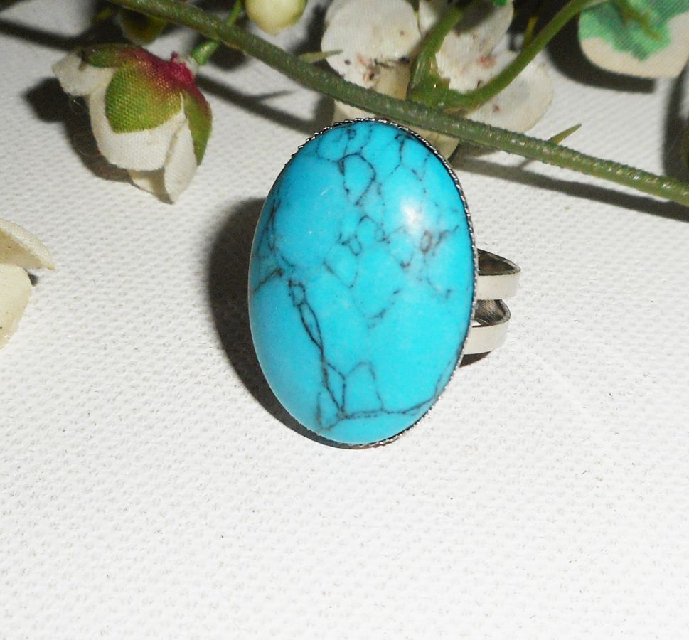 Cabochon ring med oval turquenit sten