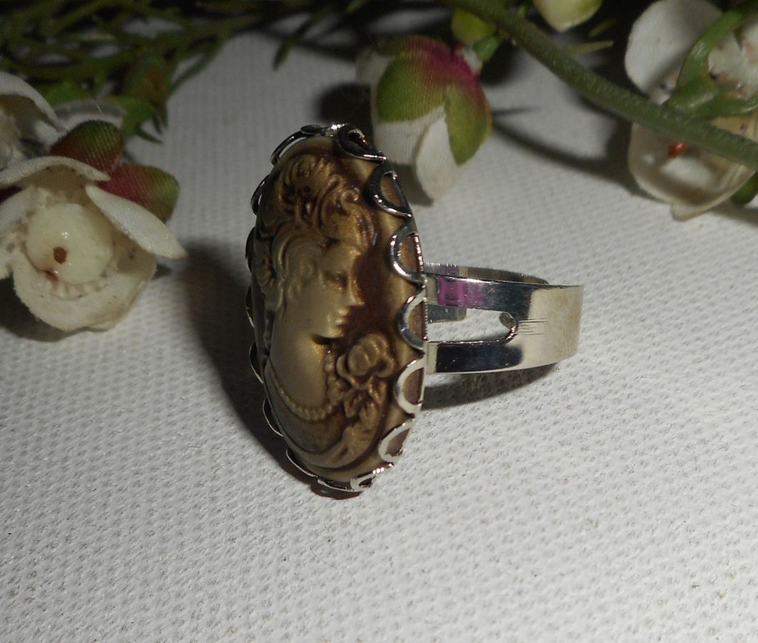 Brun cameo ring