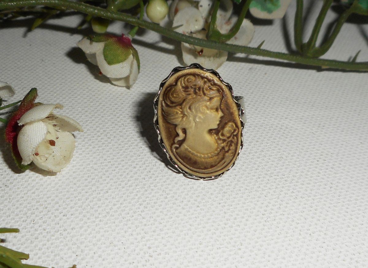 Brun cameo ring