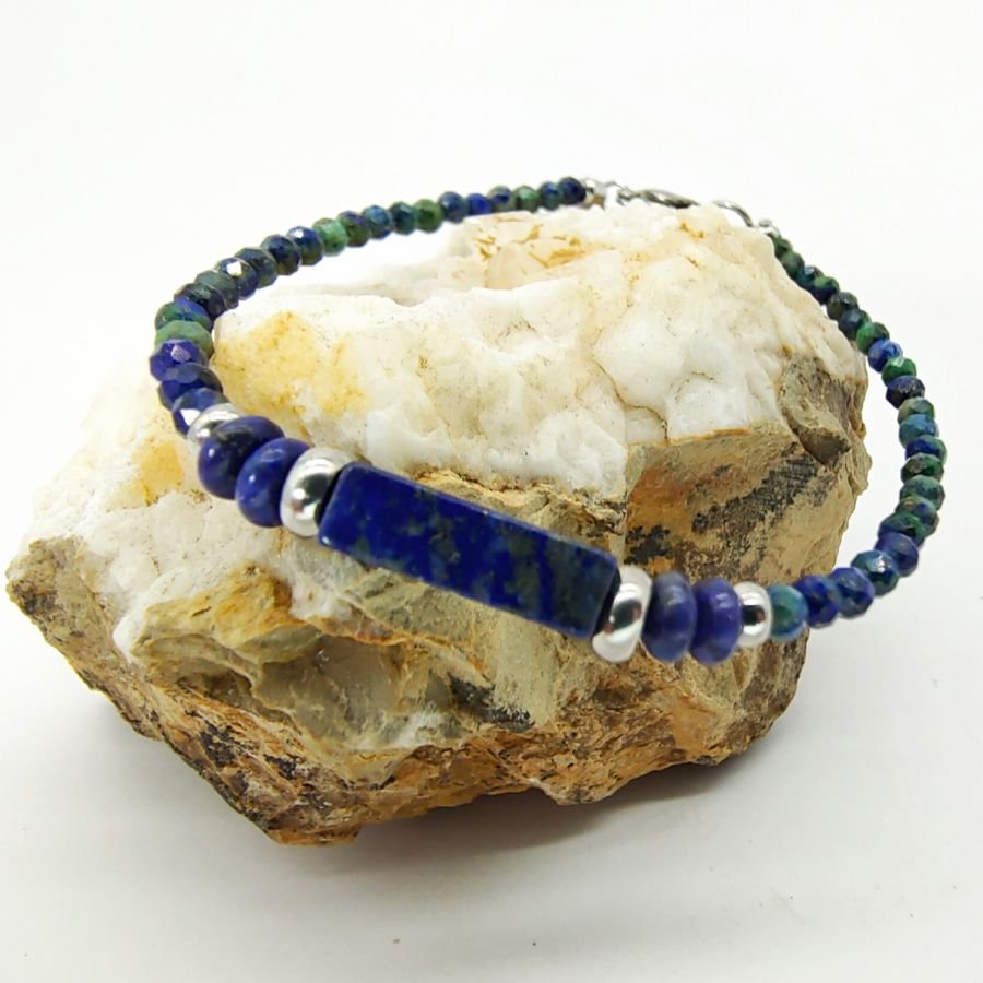 Tyndt armbånd med lapis lazuli sten 