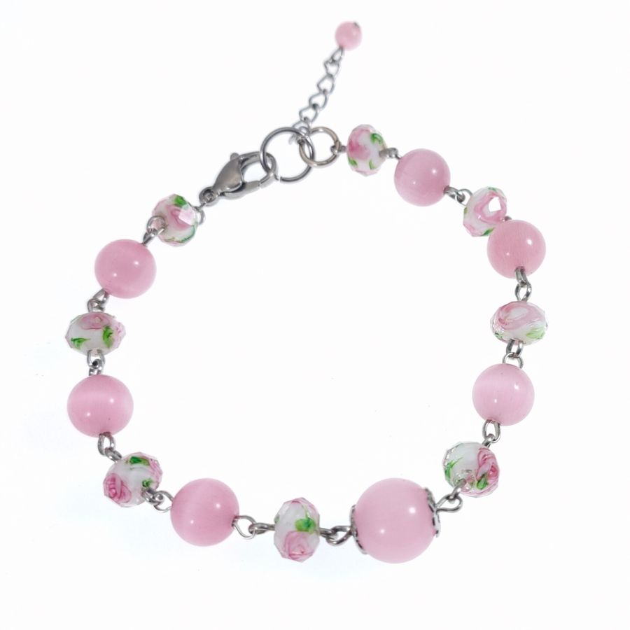 Blomstret pink glasperle armbånd 